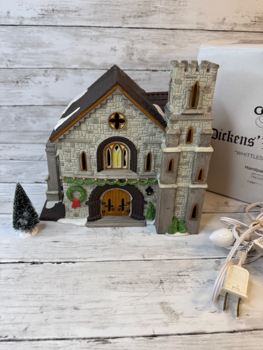 Dept 56 #58211 Whittlesbourne Church Dickens' Christmas village w light and box
